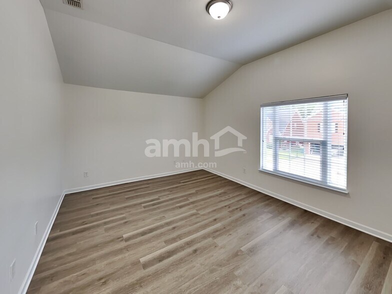 Building Photo - 4063 Locerbie Cir