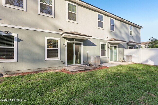 Building Photo - 750 Servia Dr