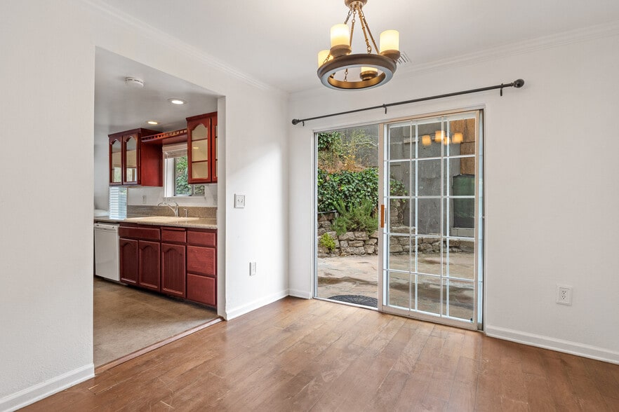 Building Photo - 1628 N Beverly Glen Blvd