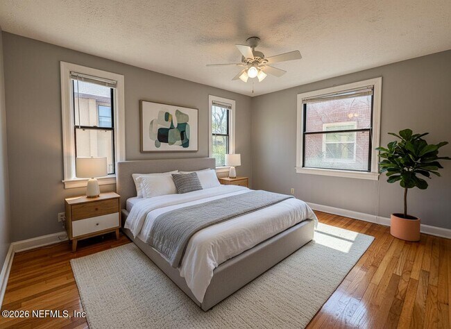 Building Photo - 1733 River Rd