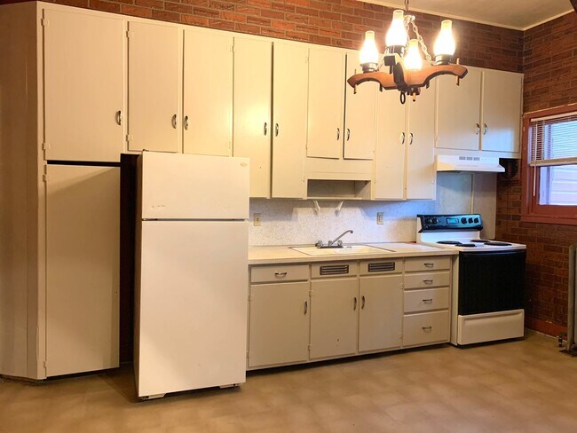 Building Photo - 135 S 2nd St