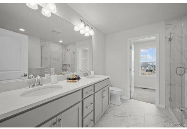 Building Photo - 1802 Salt Springs Dr