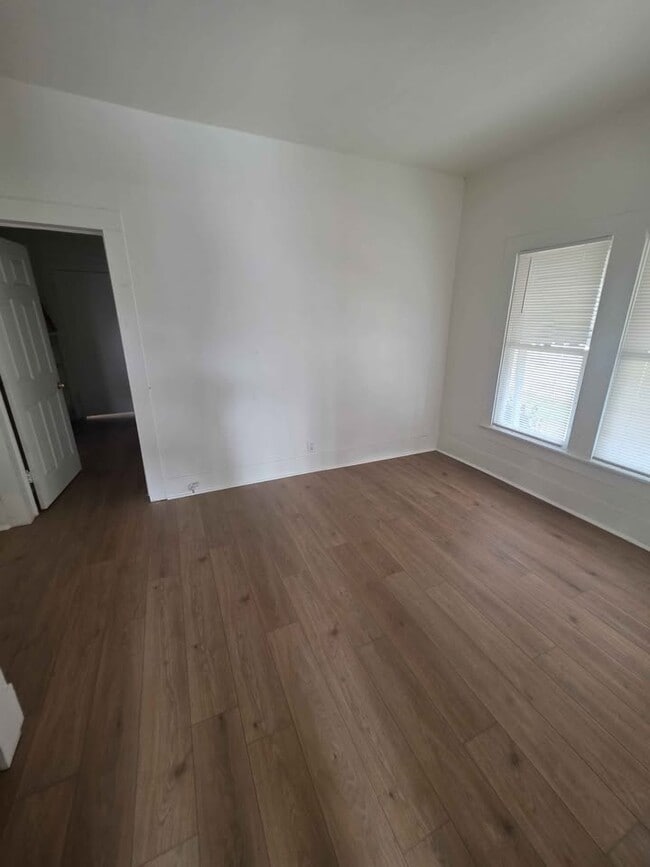 Building Photo - 2531 Carter Ave