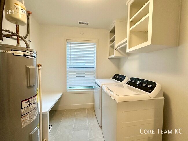 Building Photo - 7708 Main St