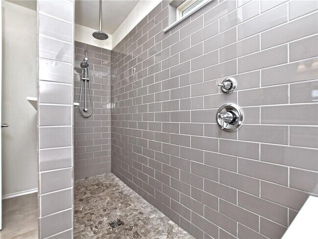 Building Photo - 177 Carlina Lp