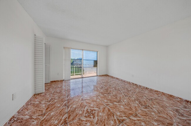 Building Photo - 301 NW 177th St