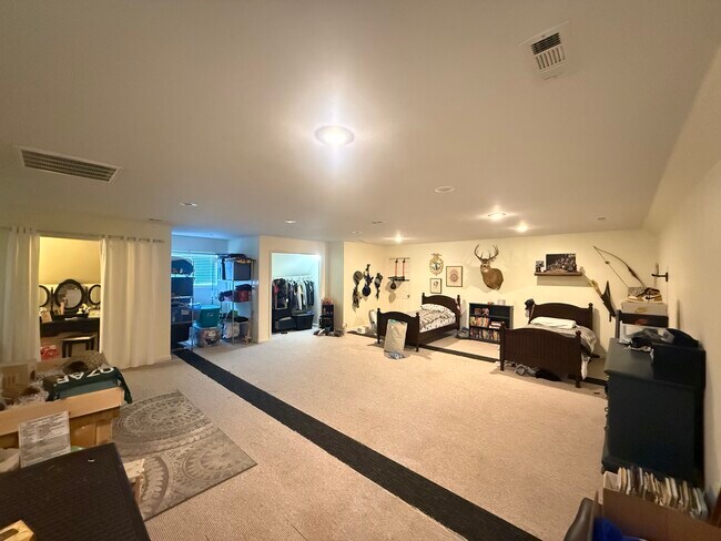 Building Photo - 300 SW Bordeaux Ct