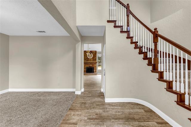 Building Photo - 900 Doral Cir
