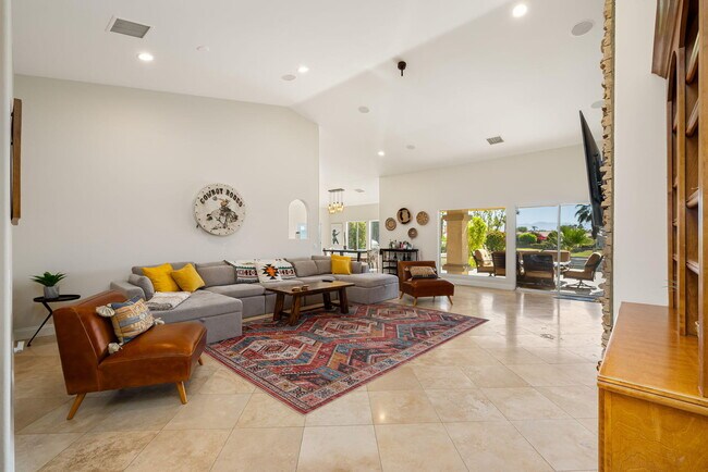 Building Photo - 45168 Coeur Dalene Dr