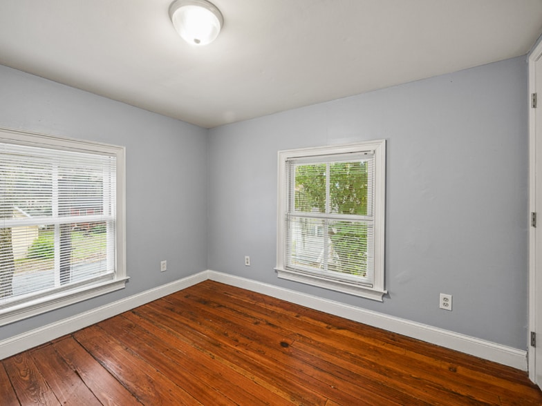 Building Photo - 722 Ellis St