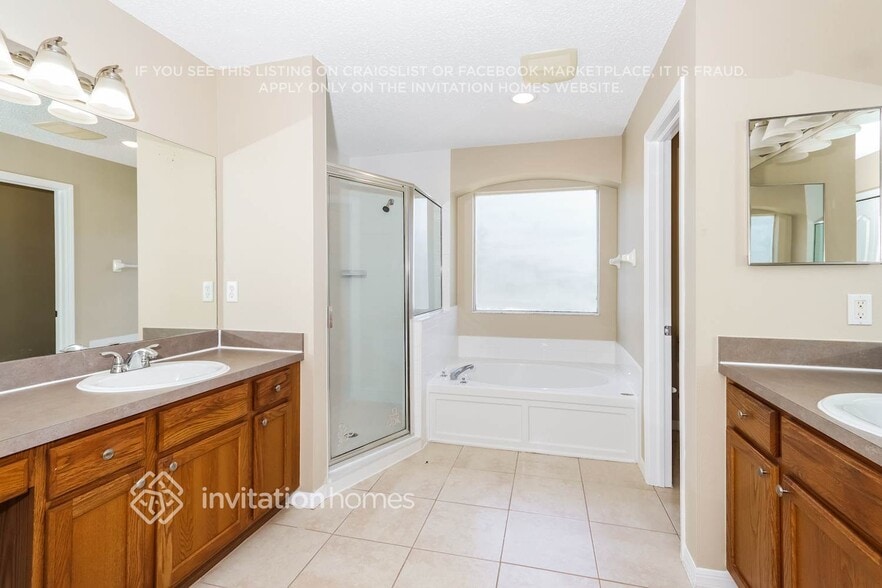 Building Photo - 11429 Village Brook Dr