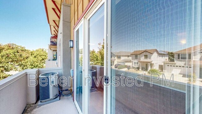 Building Photo - 950 Campoy St