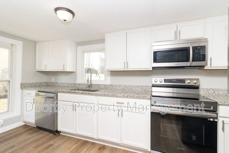 Building Photo - 103 Farris St NE