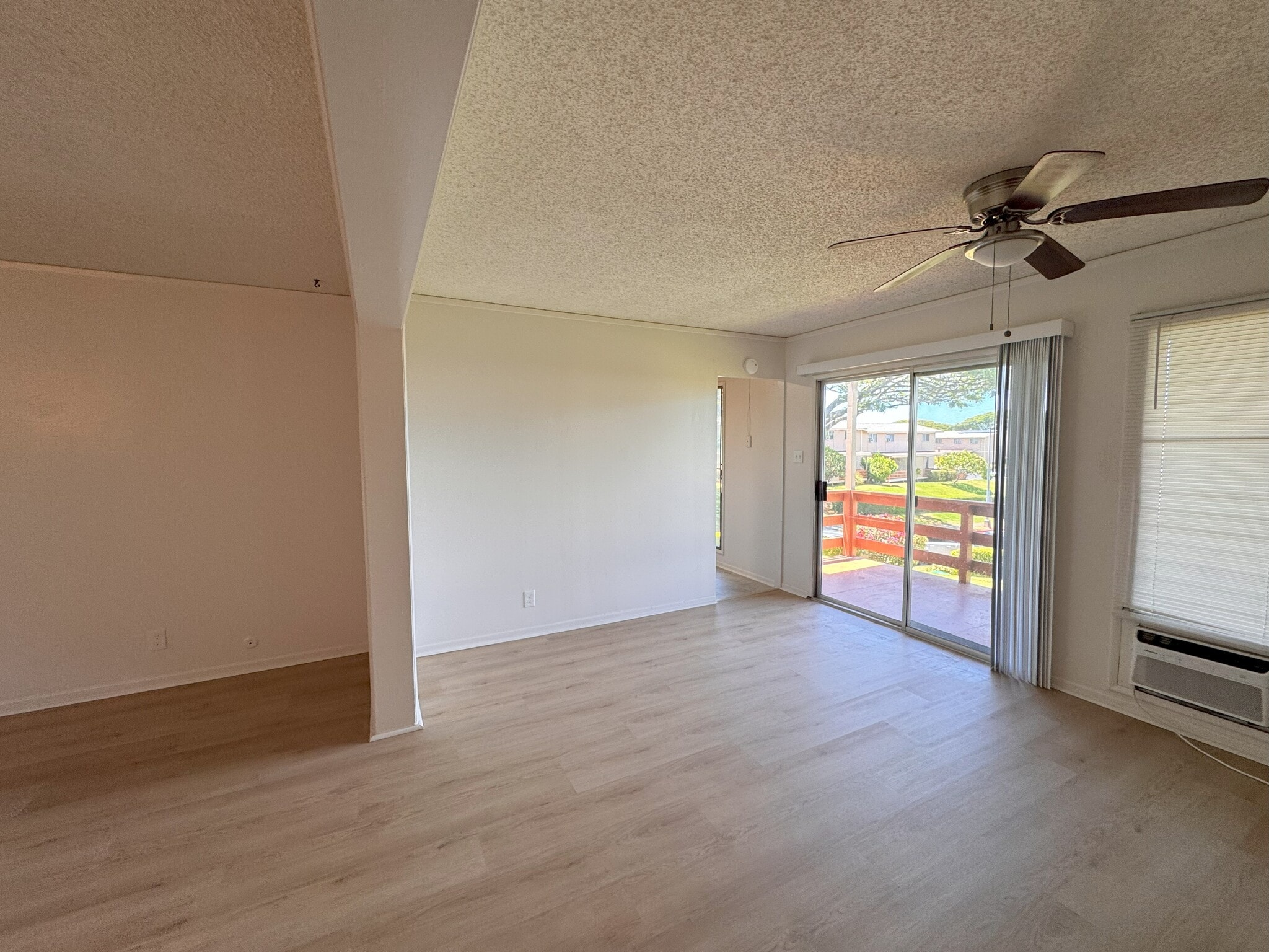Building Photo - 98-1384 Nola St