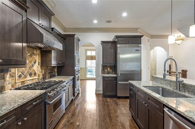 Building Photo - 58 Sheridan Dr NE