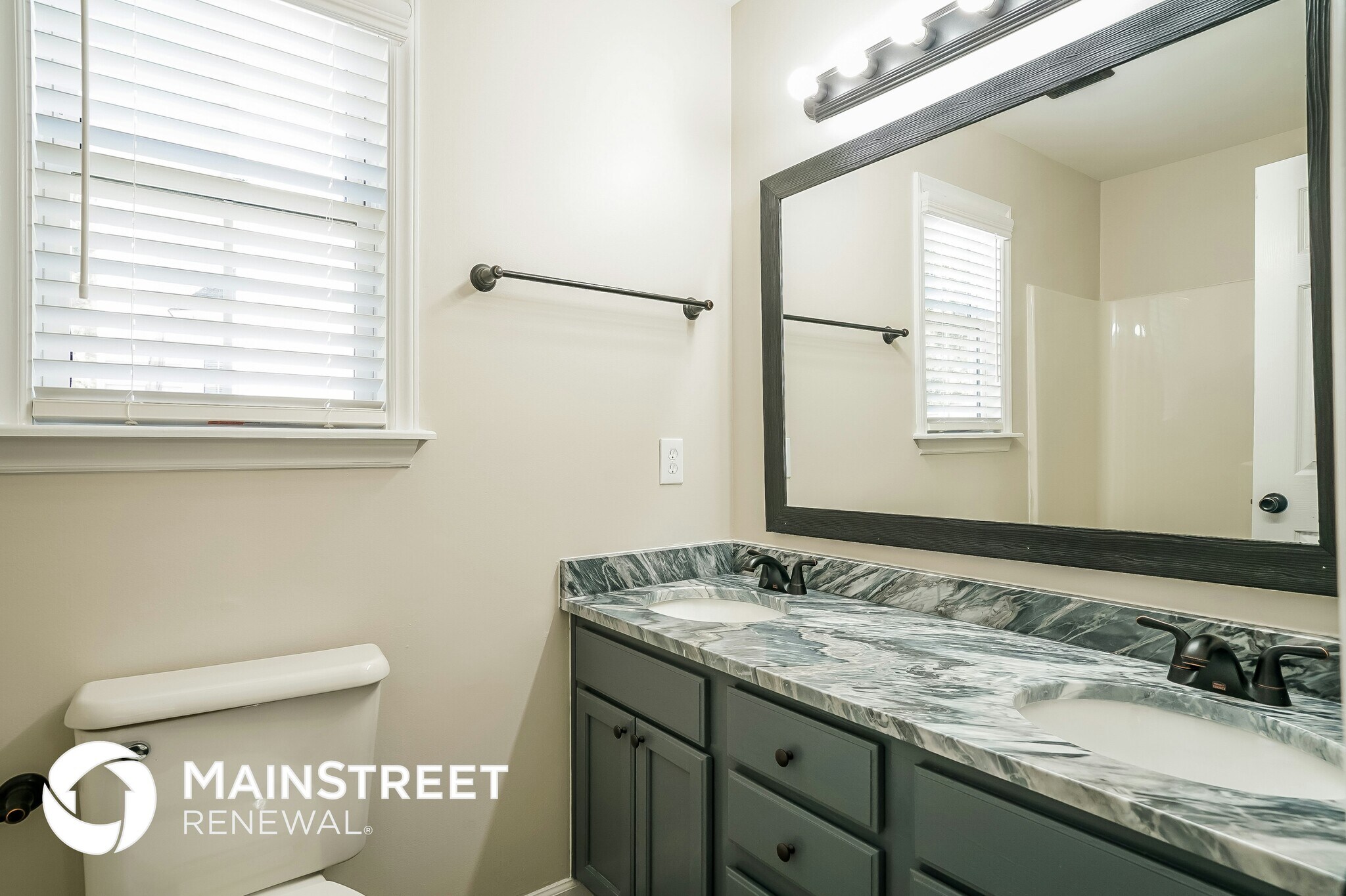 Building Photo - 220 Cross Current Ln