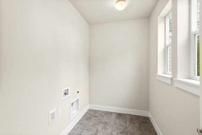 Building Photo - 11678 NW Kearney St