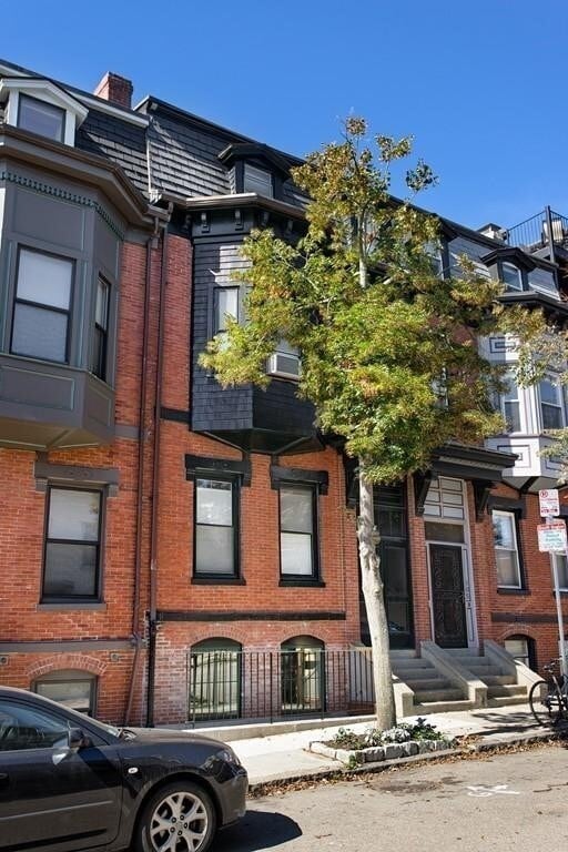 Building Photo - 107 N St