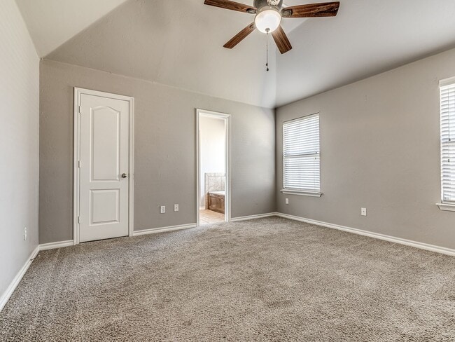 Building Photo - 3 Bed 2 Bath - Deer Creek Schools!