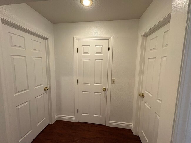 Building Photo - Entertainer delight rental home located in ''The Lakes'' subdivision Coming soon *Private Showing...