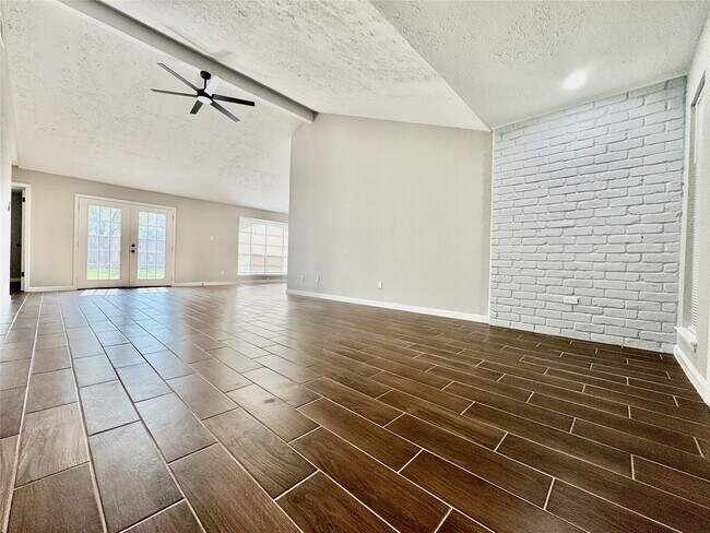 Building Photo - 15218 Falcon Ridge Dr