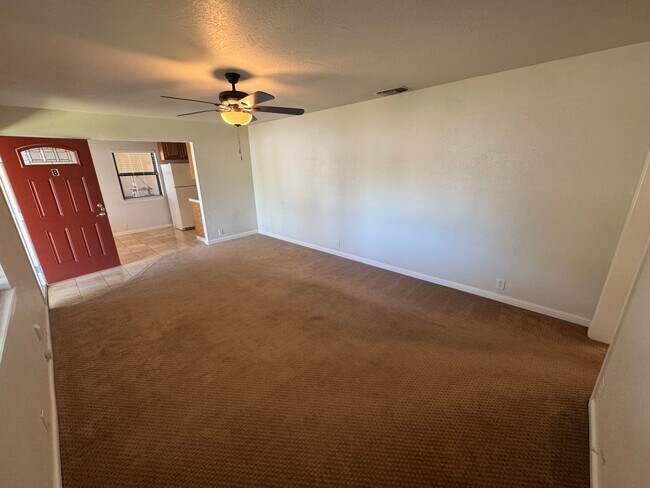 Building Photo - 2720 Larry Ln