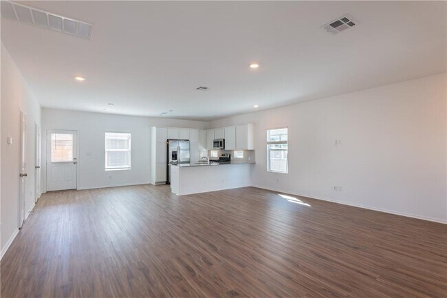 Building Photo - 1437 Weatherford Ln