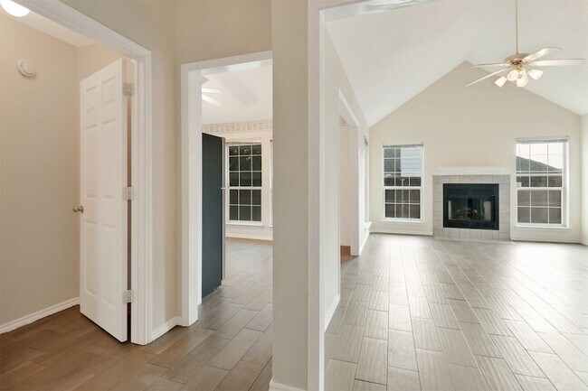 Building Photo - 416 Mara Ln