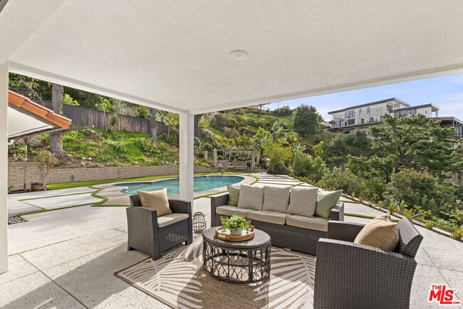 Building Photo - 10825 Savona Rd