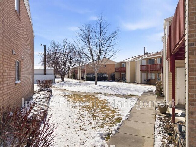 Building Photo - 147 W 905 N