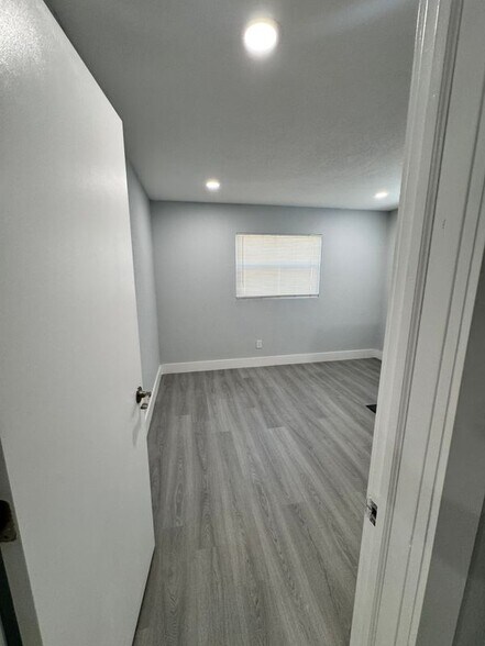 Building Photo - 3012 Ybor St