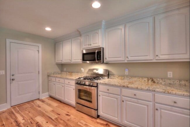 Building Photo - 3005 Daufaskie Rd