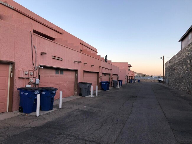 Building Photo - 730 Resler Dr