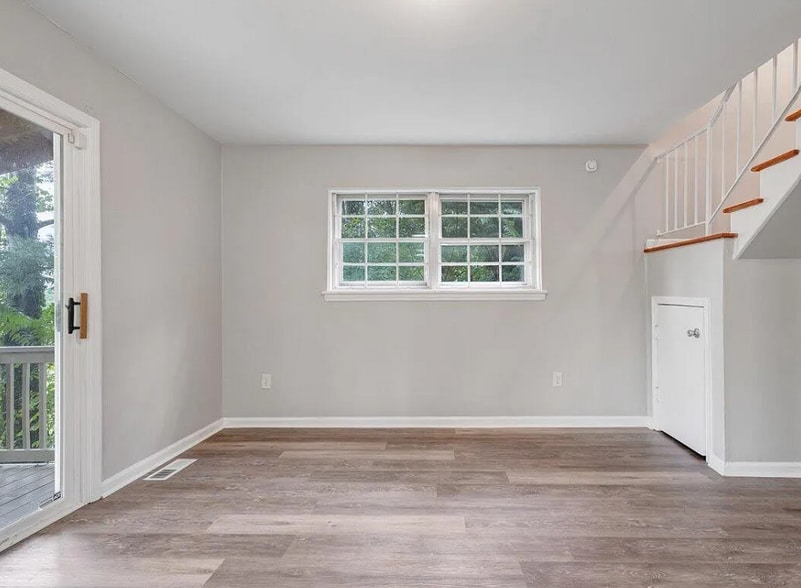 Building Photo - 1704 Elbert Dr