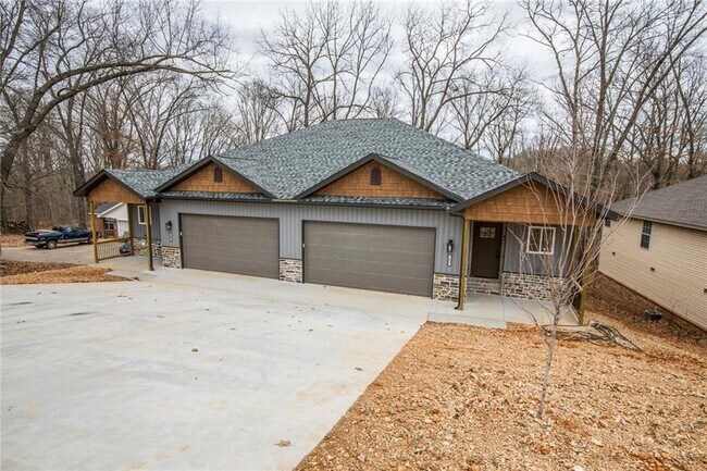Building Photo - 34 Holly Dr