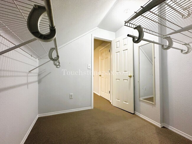Building Photo - 2025-KUPONO