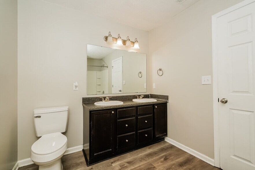 Building Photo - 524 Grassy Bend Dr