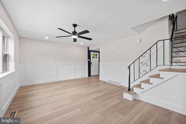 Building Photo - 857 Green Valley Dr