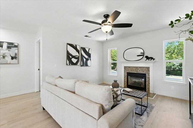 Building Photo - 6979 Walker Ct