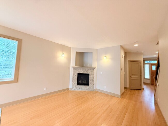 Building Photo - 9554 SW 153rd Ave
