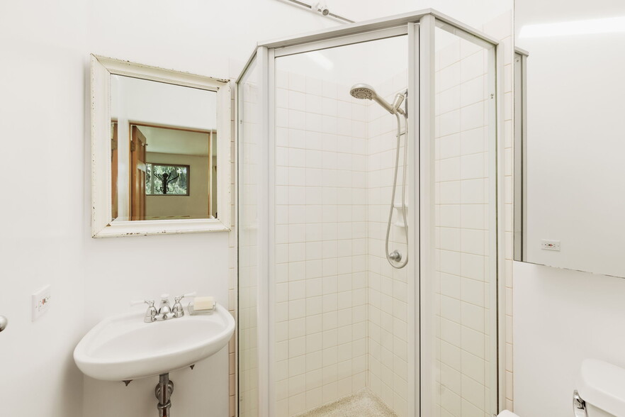 Rear Bathroom Shower Enclosure - 1333 6th Ave