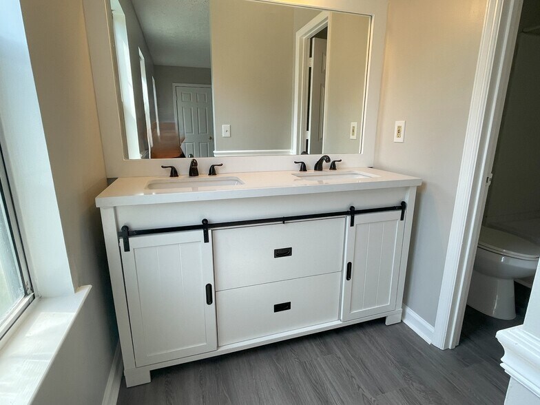 Building Photo - 388 Oak Harbor Trl