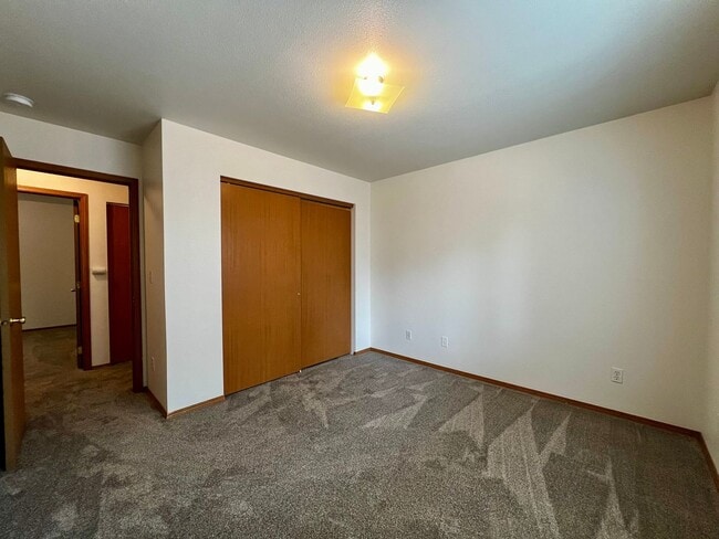 Building Photo - c1309