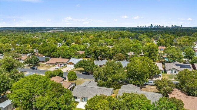 Building Photo - 1111 Spearson Ln