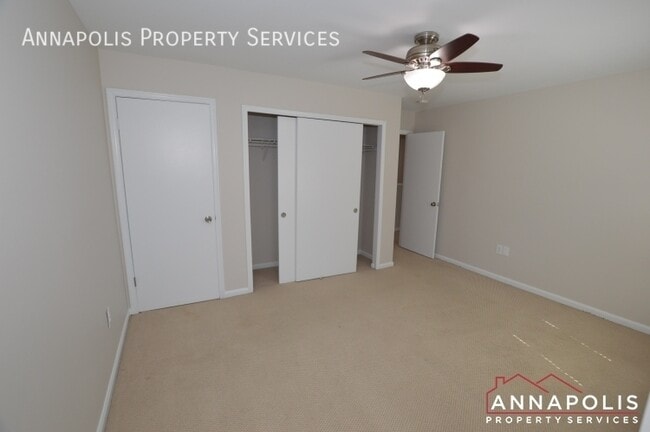 Building Photo - 1424 Greendale Ct