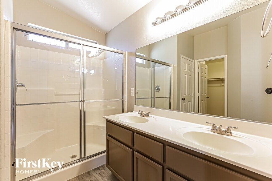 Building Photo - 5217 N Painted Pebble St