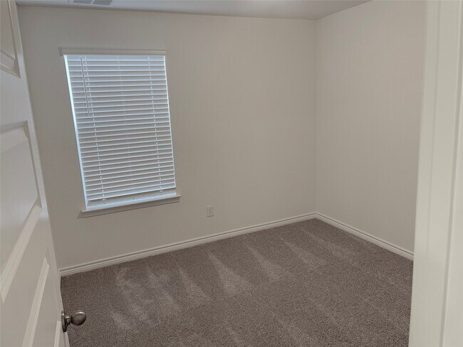 Building Photo - 7543 Fishbowl Ln