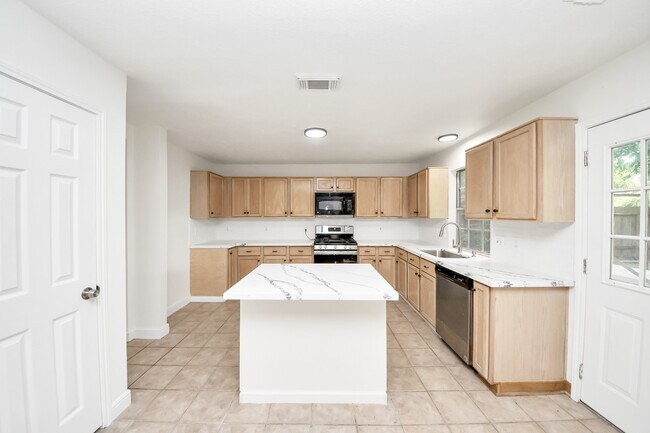 Building Photo - 3046 Texas Oak Dr