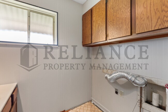 Building Photo - 2532 N Amidon Ave