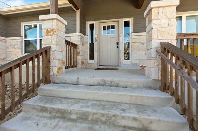 Building Photo - 837 Cougar Dr